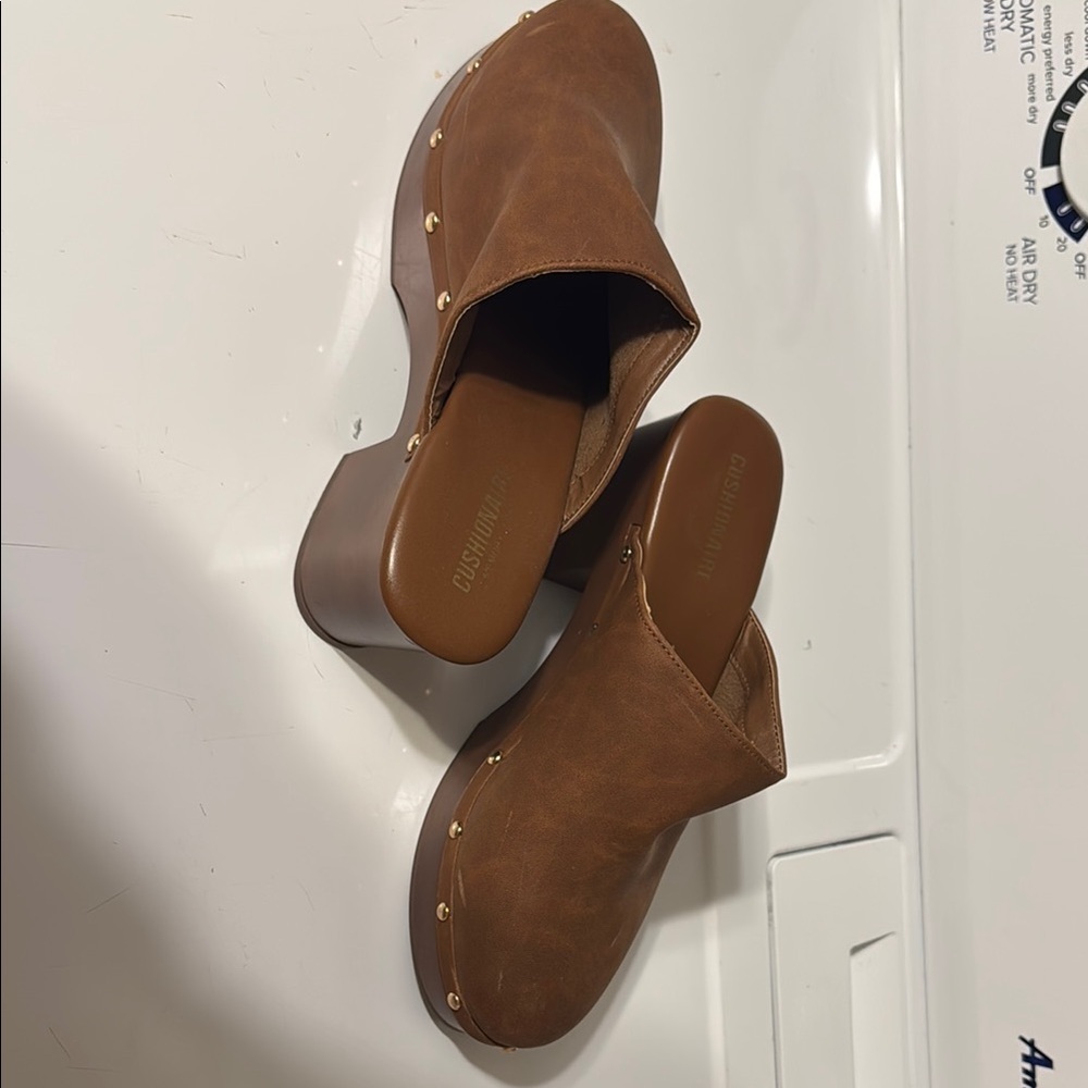 Caslon Brown Women's Clogs